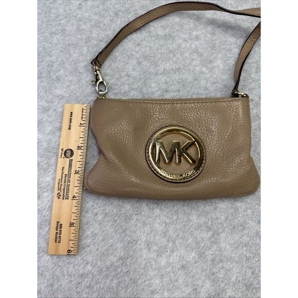 Michael Kors Fulton Wristlet Purse Pebbled Leather With Gold Zipper and Strap - Picture 4 of 12